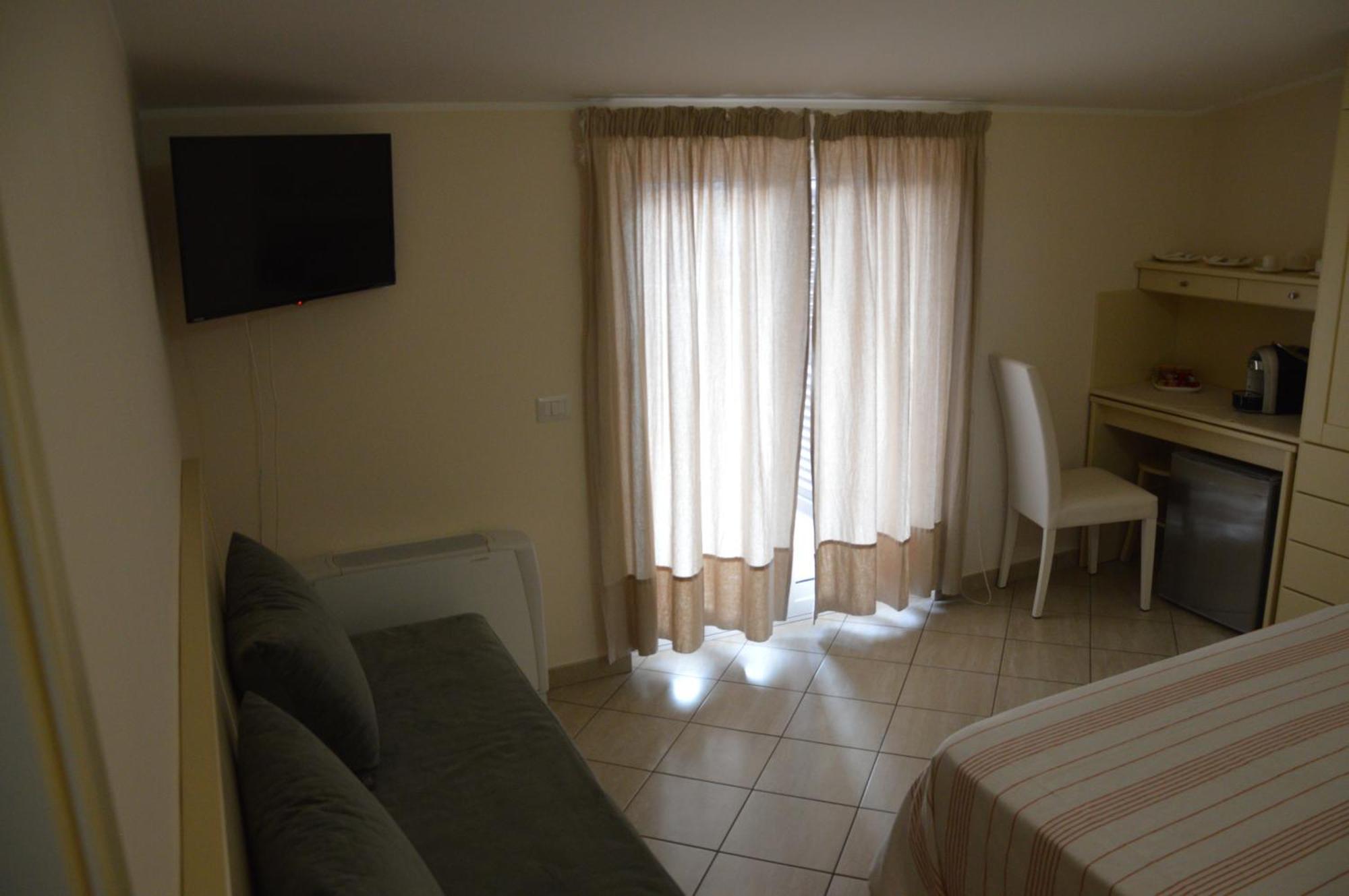 B&B E Casa Vacanza Al Castello Roccella Ionica Eksteriør billede