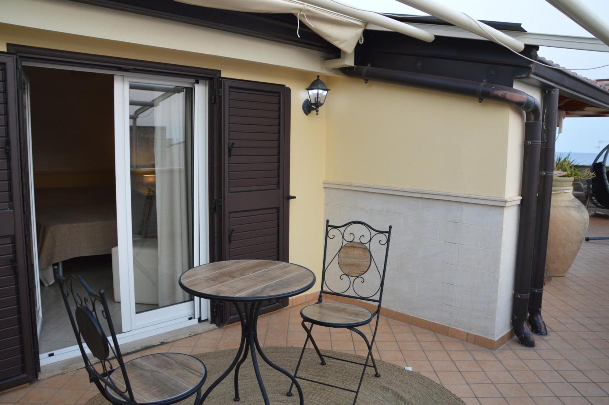 B&B E Casa Vacanza Al Castello Roccella Ionica Eksteriør billede