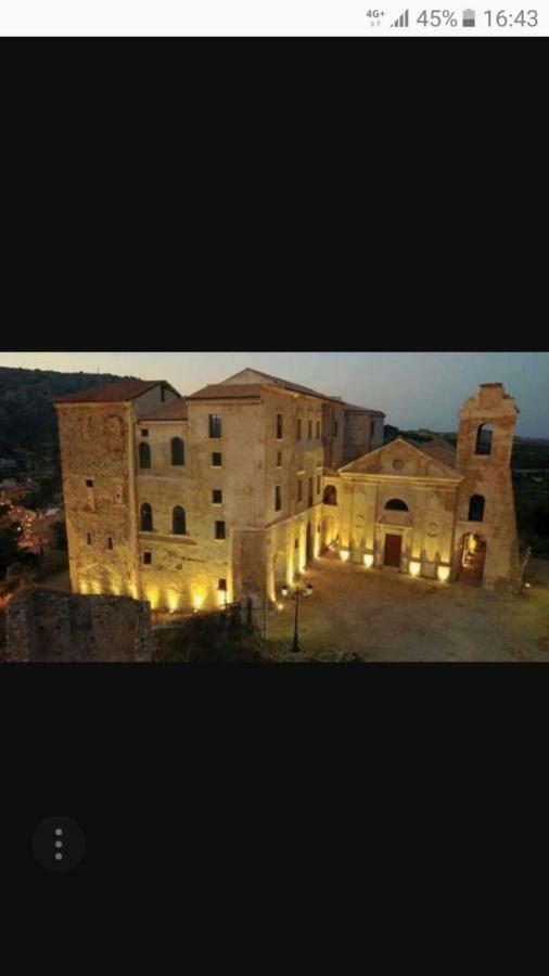 B&B E Casa Vacanza Al Castello Roccella Ionica Eksteriør billede