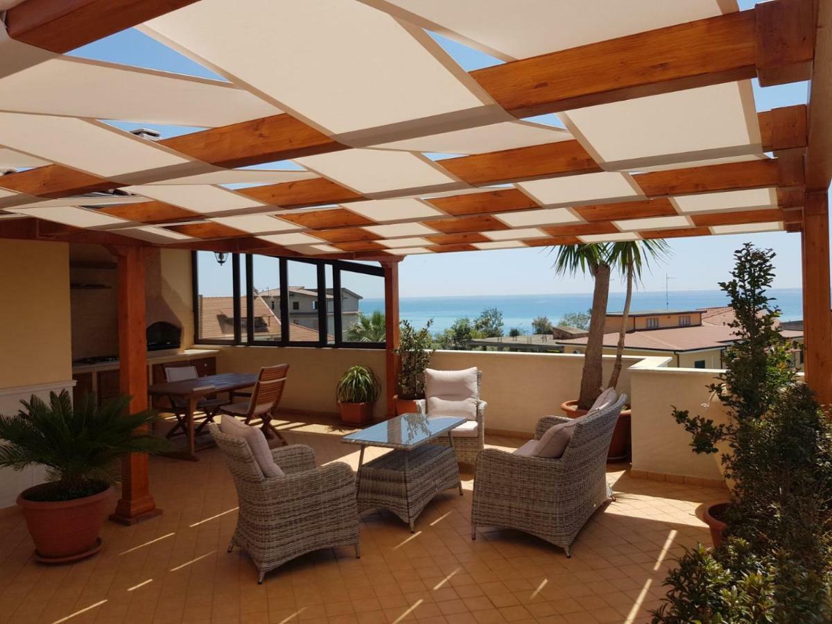 B&B E Casa Vacanza Al Castello Roccella Ionica Eksteriør billede